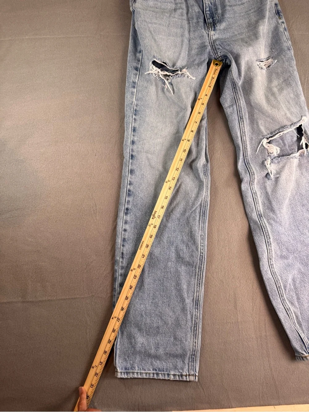PacSun Light Wash‎ Distressed Straight Leg Jeans